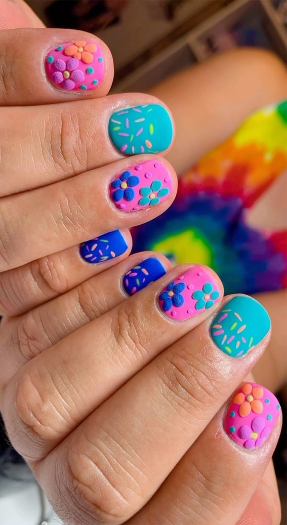 20 Celebrate Summer with Fiesta-inspired Nail Art Designs : Short Fiesta Nails