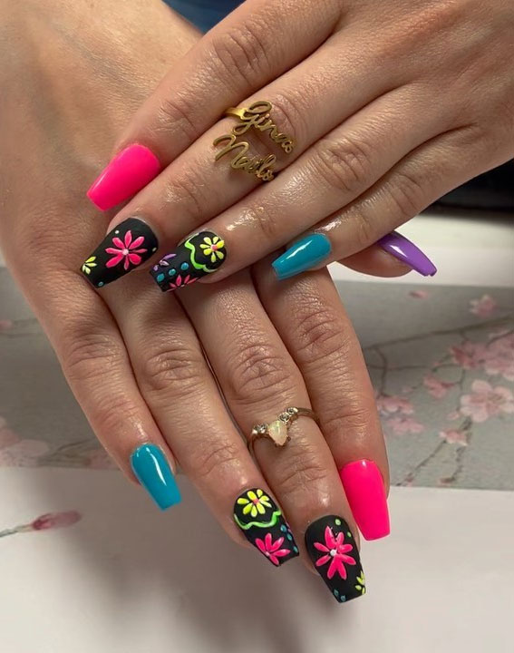 20 Celebrate Summer with Fiesta-inspired Nail Art Designs : Black, Blue & Pink