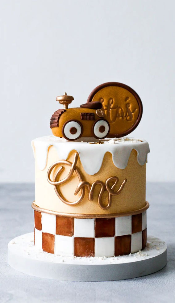 A Cake To Celebrate Your Little One : Racing Car Cake