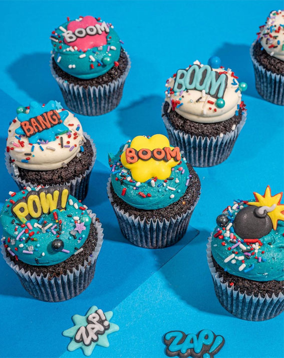 42 Heavenly Delights A Collection of Gourmet Cupcakes : Colourful Cartoon Cupcakes