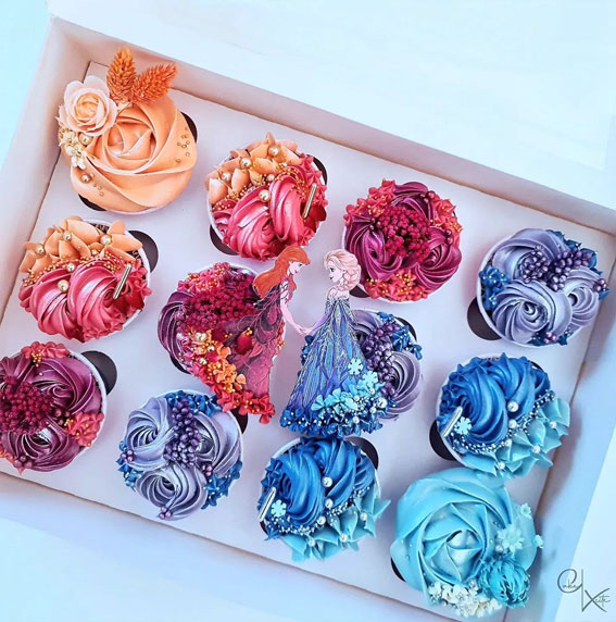 42 Heavenly Delights A Collection of Gourmet Cupcakes : Anna & Elsa Ombre Cupcakes