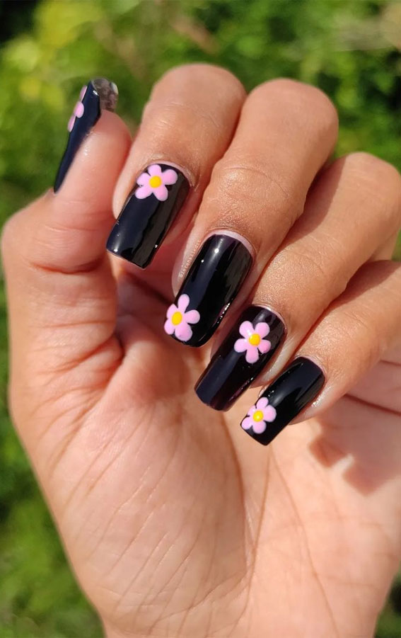 Here Are The 15 Best Minimalist Nail Trends To Copy In 2024