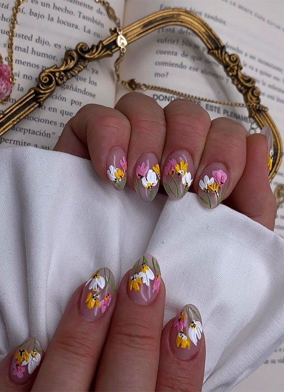 Bloom into Summer with Gorgeous Floral Nail Designs : Painted Flower Nails