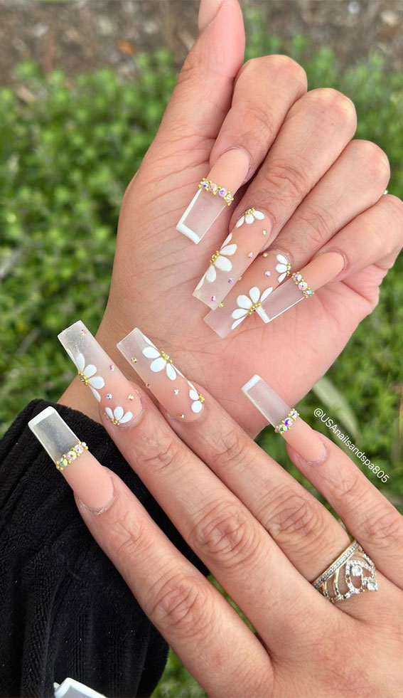Bloom into Summer with Gorgeous Floral Nail Designs : Pretty Nude Nails with White Florals