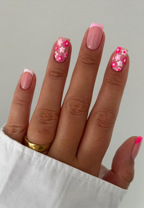 Bloom into Summer with Gorgeous Floral Nail Designs : Shades of Pink and White Short Nails