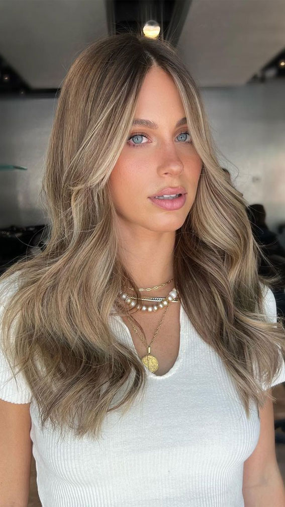 50 Inspiring Hair Colour Ideas for All Ages : Beigey Blonde with Bangs
