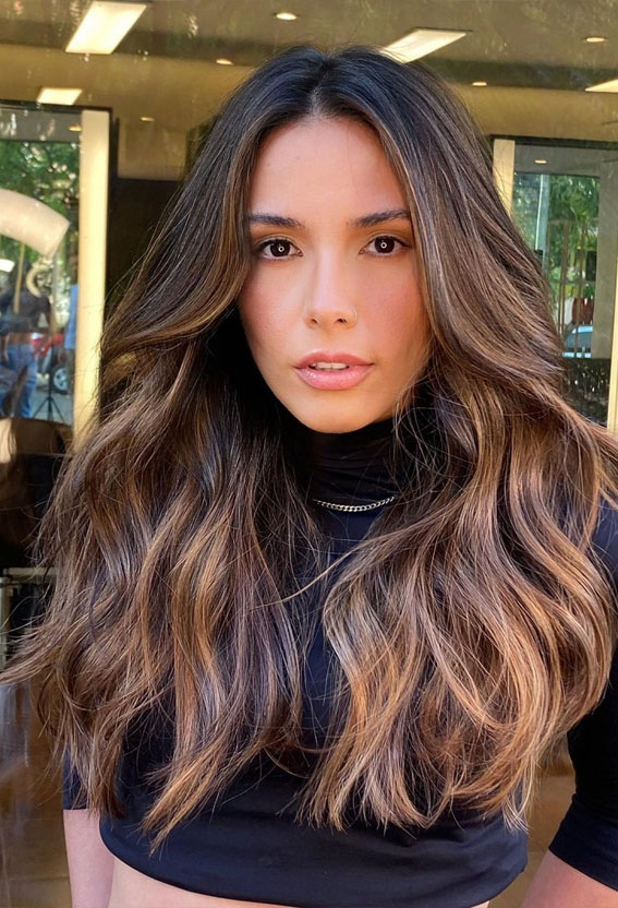 50 Inspiring Hair Colour Ideas for All Ages : Caramel Balayage Highlighted Dark Roots