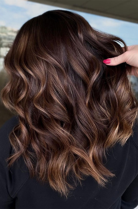 50 Exciting Hair Colour Ideas & Hairstyles for Brunettes : Classic Caramel Swirl