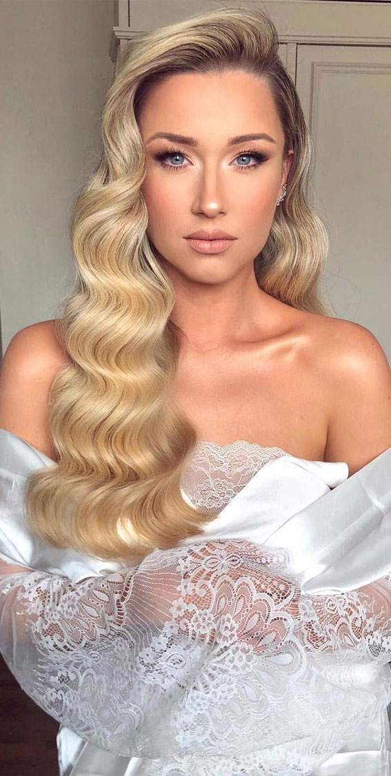 Romantic Hair Colour Ideas for Wedding-Day Glamour : Honey Blonde Water Waves
