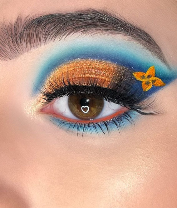 25 Exotic Makeup Looks for a Summer Escape : Blue Eyeshadow + Yellow Tropical Flower