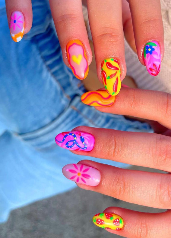 Celebrate Summer With These Cute Nail Art Designs : Chilli, Flower & Snake Summer Nails