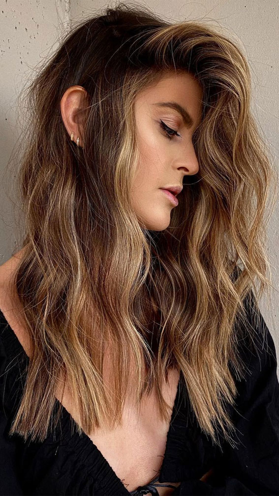 40 Subtle Hair Colour Ideas for a Sun-Kissed Glow : Beachy Coconut Toasted with Blonde Face Framing
