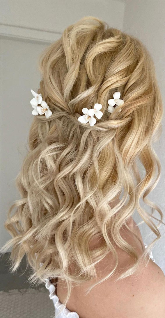 Should I Wear My Hair Up or Down For My Wedding Day?