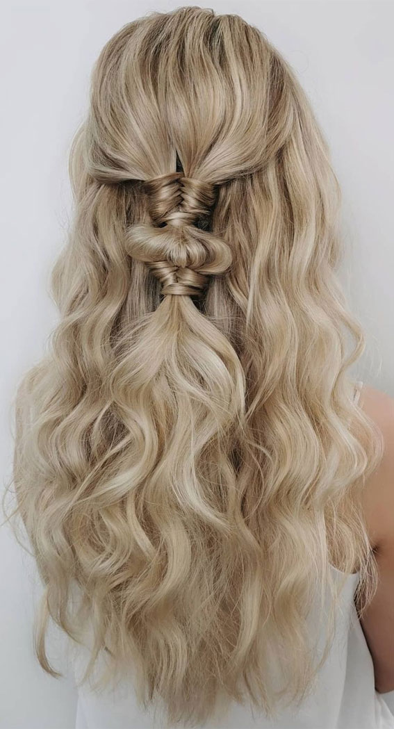 27 Effortlessly Beautiful Hairstyles For A Bohemian Wedding : Little infinity braids