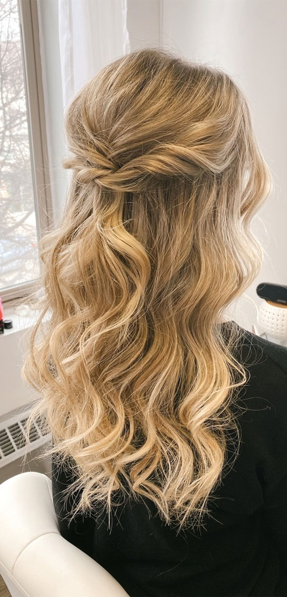 27 Effortlessly Beautiful Hairstyles For A Bohemian Wedding : Half Up with Casual Vibes