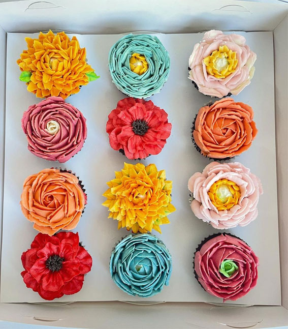 40 Irresistible Cupcake Ideas : Colourful Floral Cupcakes