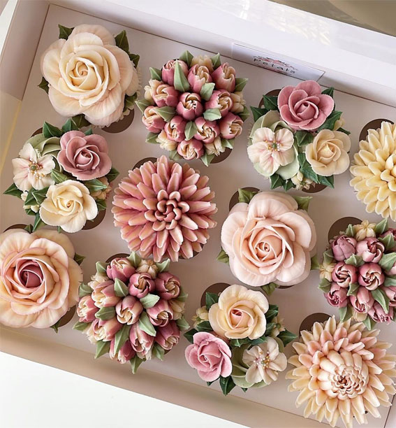 40 Irresistible Cupcake Ideas : Vintage pinks with some subtle gold touches