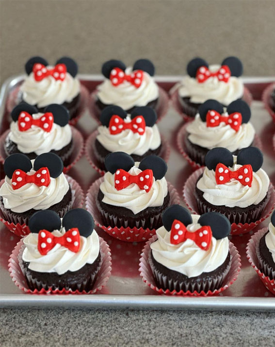 40 Irresistible Cupcake Ideas : Minnie Mouse cupcakes
