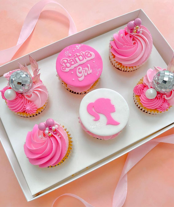 40 Irresistible Cupcake Ideas : Barbie Cupcakes