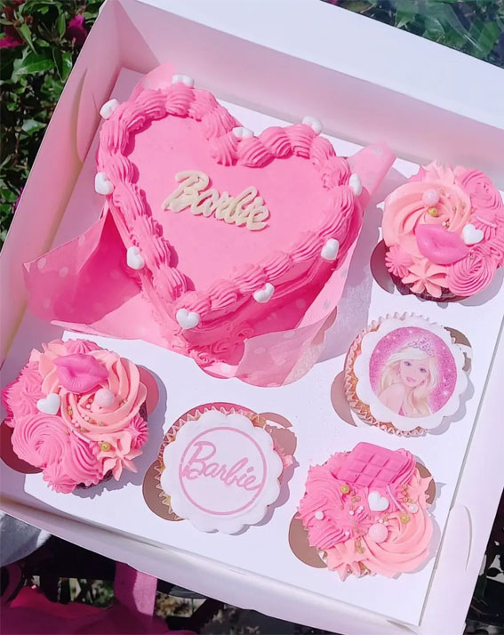 40 Irresistible Cupcake Ideas : Pink Heart Shaped Cake