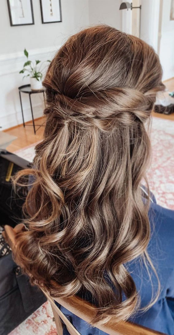 Half-Up, Half-Down Wedding Hairstyles that’re Chic and Versatile : Simple & Cute Twisted Half Up