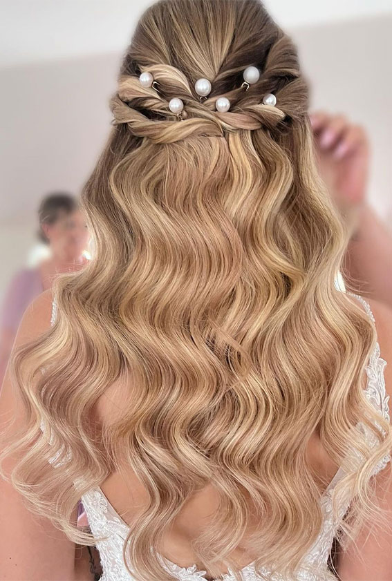Half-Up, Half-Down Wedding Hairstyles that’re Chic and Versatile : Elegance Half Up + Pearls