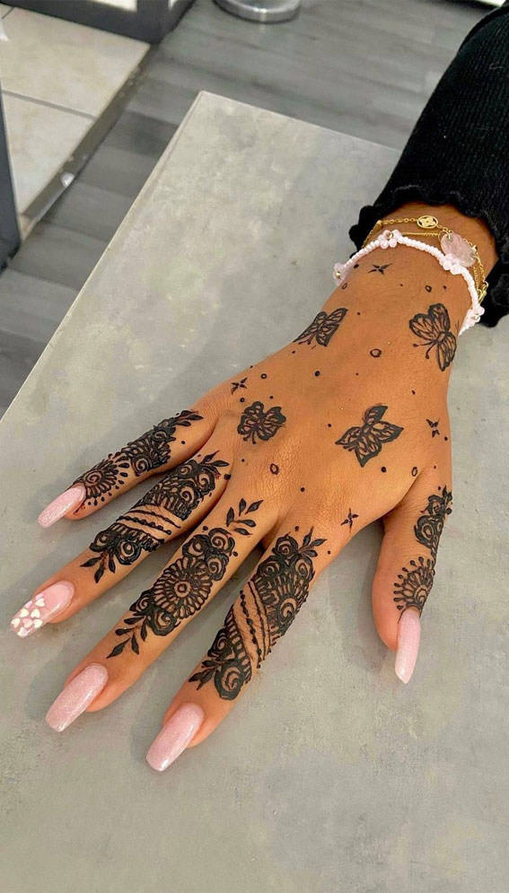 Intricate Henna Designs For Special Occasions : Butterfly & Floral ...