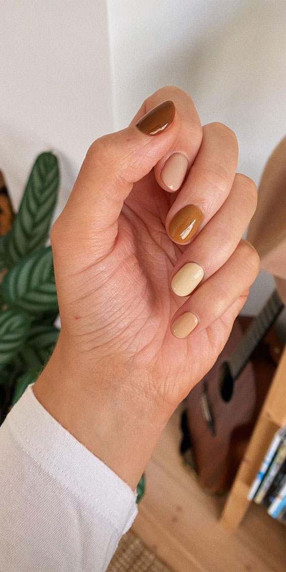 gradient nude nails, Autumn Nails, fall nails, autumn nail designs, Subtle Nails, Glam Nail Art, Autumn Nail Trends, Autumn French Manicure