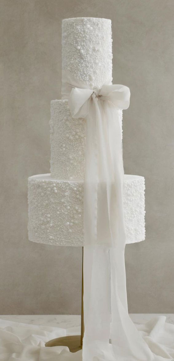 50 Artistic Masterpiece Wedding Cakes : Pearl & Bow Cake