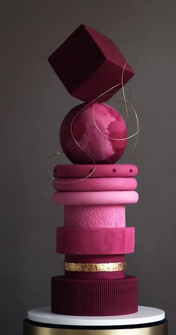 50 Artistic Masterpiece Wedding Cakes : Berry Tone Sculpture Wedding Cake
