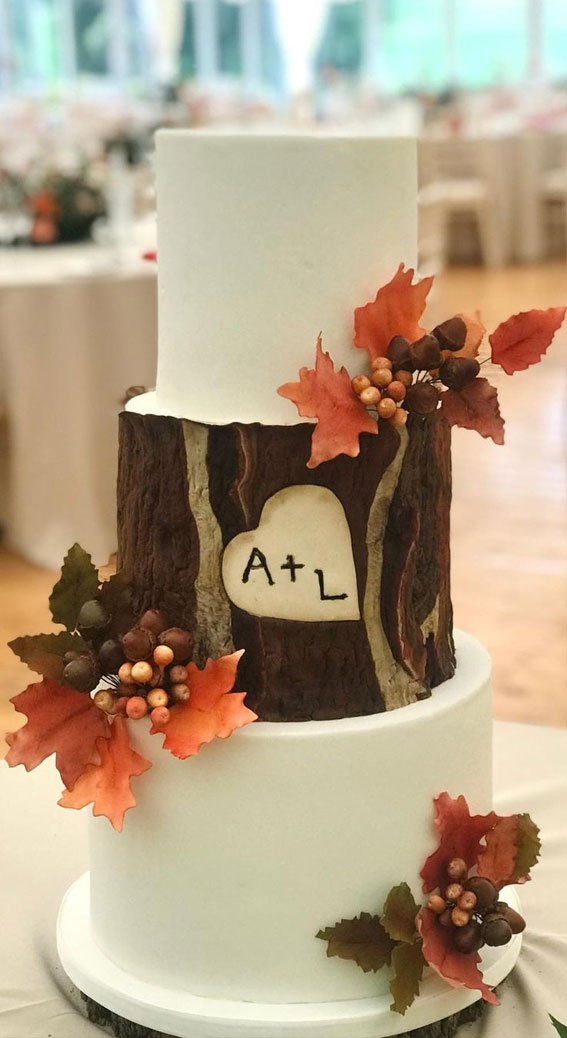 Woodland-inspired Wedding Cake Ideas : Wood Effect Middle Tier Cake