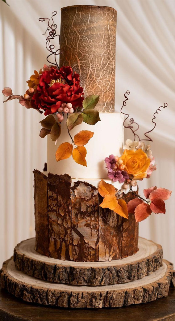 Woodland-inspired Wedding Cake Ideas : Elegant Woodland-Inspired Autumnal Cake