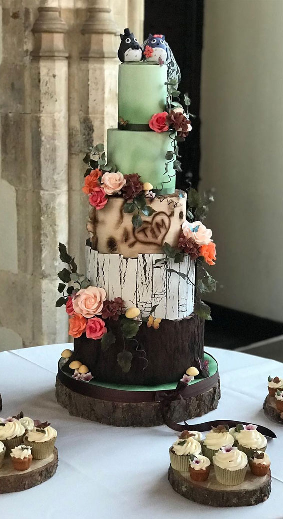 Woodland-inspired Wedding Cake Ideas : Woodland Theme Five Tier Cake