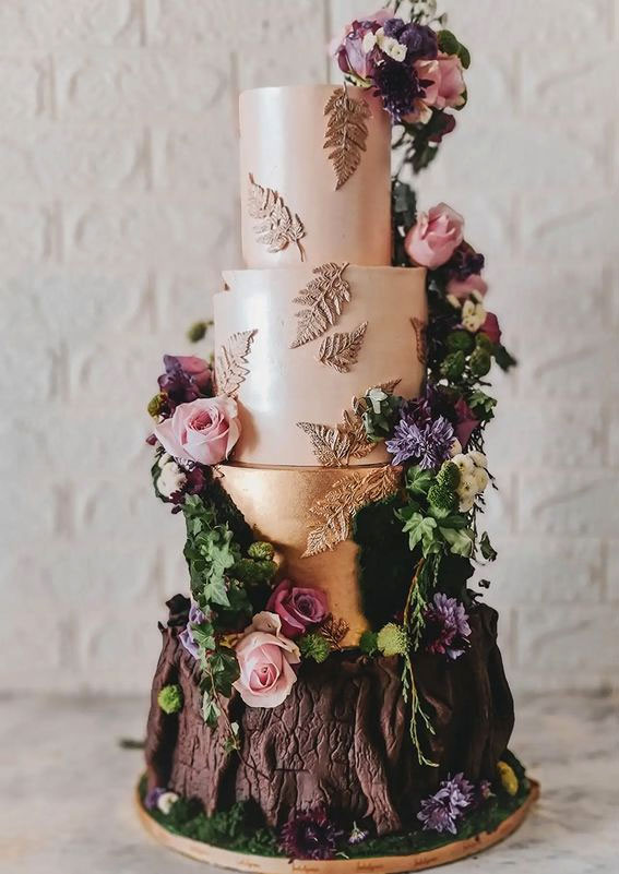 Woodland-inspired Wedding Cake Ideas : Enchanted Garden Woodland-Themed Cake