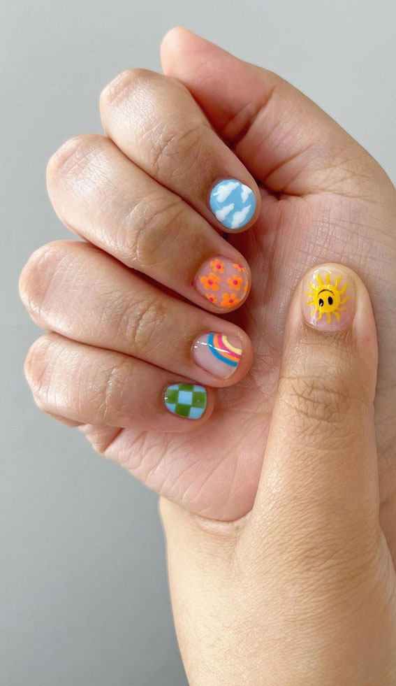 Chic Short Nail Art Designs for Maximum Style : Cute Sunny Nails
