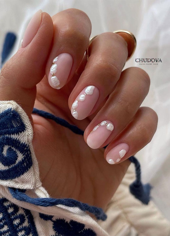 Chic Short Nail Art Designs for Maximum Style : Pearl Bracelet Inspired Nails