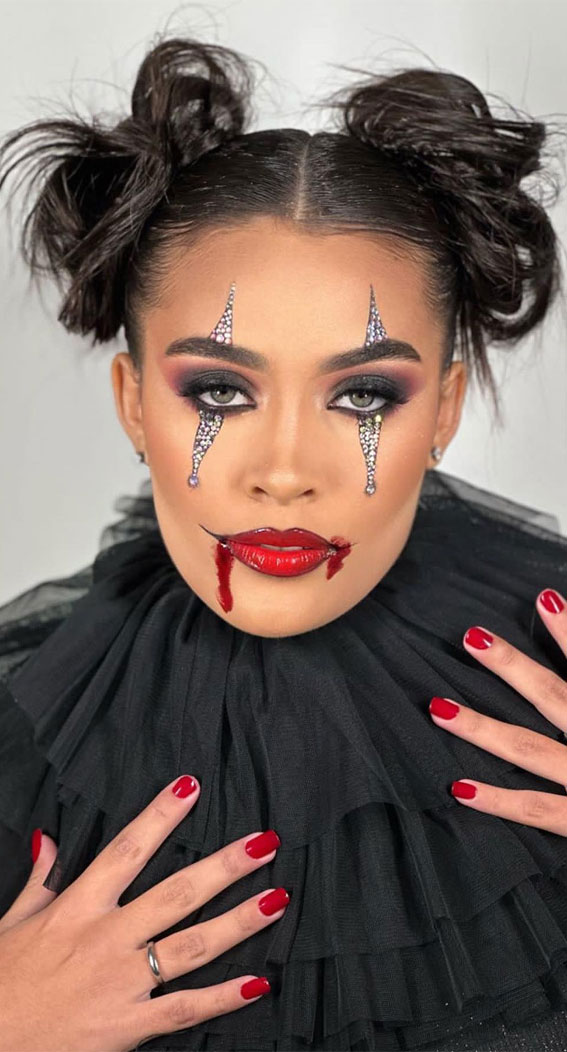 40+ Spooky Halloween Makeup Transformation Ideas : Simple Glam Crown Makeup Look