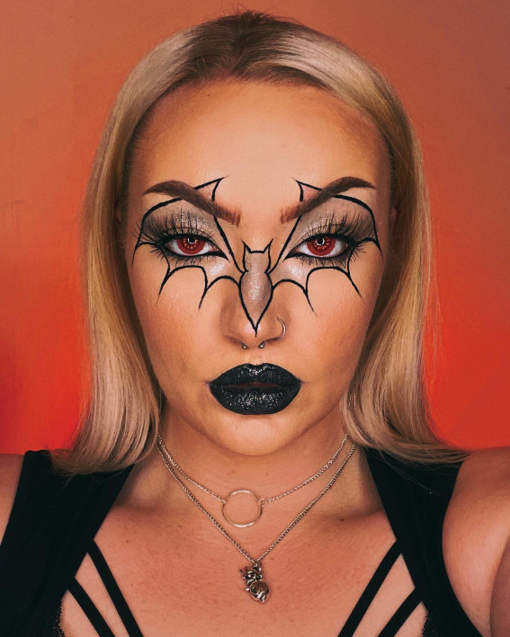 40+ Spooky Halloween Makeup Transformation Ideas : Freaking Bat Outline Makeup Look