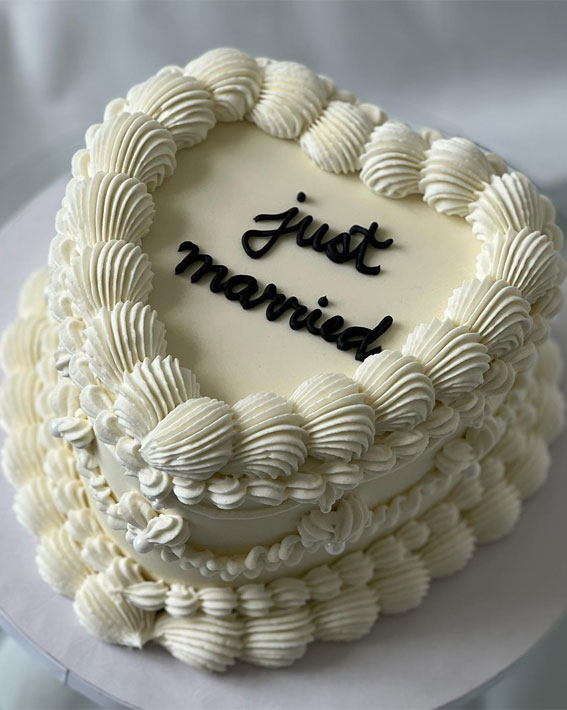 Charming Just Married Cake Ideas with Buttercream Frosting : Vintage Heart Cake