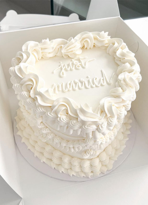 Charming Just Married Cake Ideas with Buttercream Frosting : All White Buttercream Vintage Cake