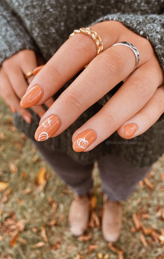 50+ Charming Fall Nail Art to Adorn Your Tips : White Outline Pumpkin Nails