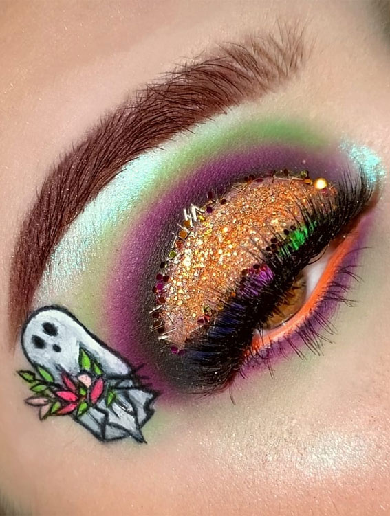 Ghoulish Glam 50+ Spooky Halloween Eye Makeup Ideas : Ghost with Bouquet