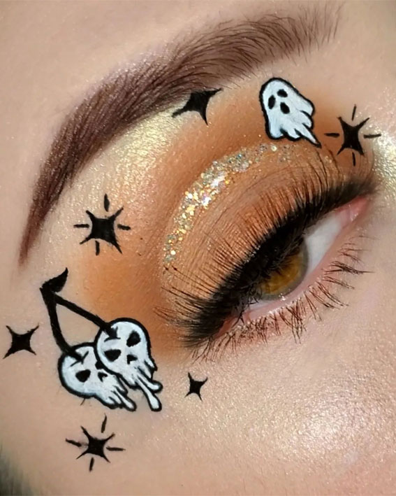 Ghoulish Glam 50+ Spooky Halloween Eye Makeup Ideas : Sparkles + Ghost Nude Eyeshadow Look