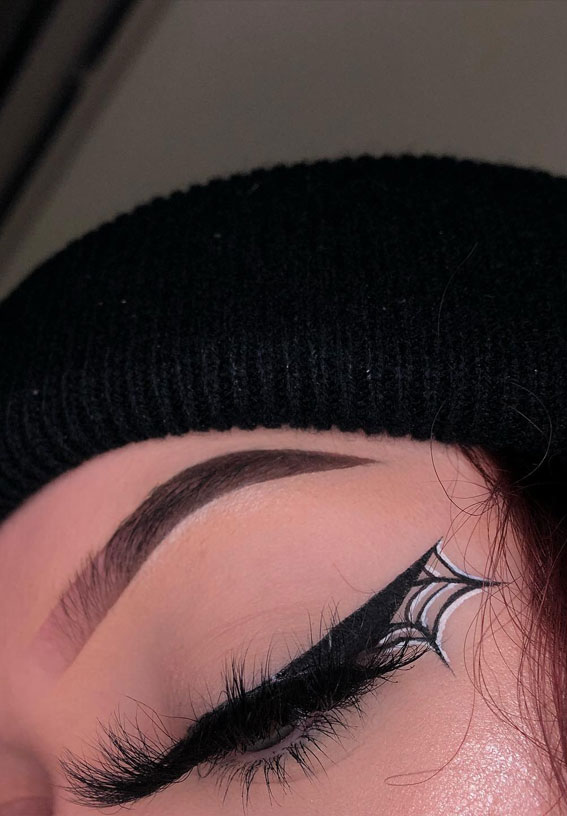 Ghoulish Glam 50+ Spooky Halloween Eye Makeup Ideas : Simple & Creative Cobweb Liner