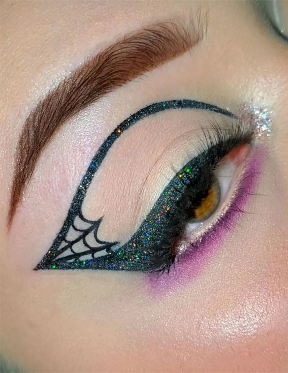 Spider web liner + Glitter in 2 different colour combinations, Halloween eye makeup, Halloween makeup, Spooky makeup look, Halloween makeup ideas, Simple eye makeup Halloween