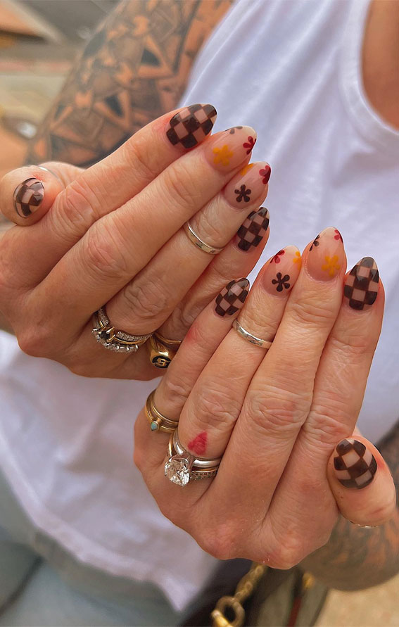 50+ Charming Fall Nail Art to Adorn Your Tips : Brown Checkerboard + Fall Flower Nails