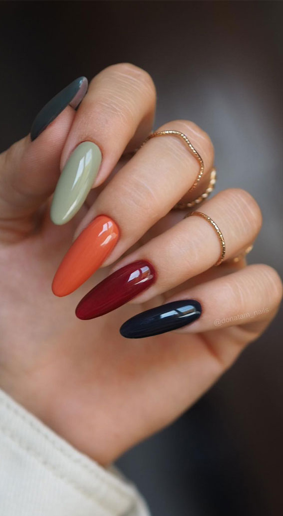 50+ Charming Fall Nail Art to Adorn Your Tips : Moody Autumn Almond Nails