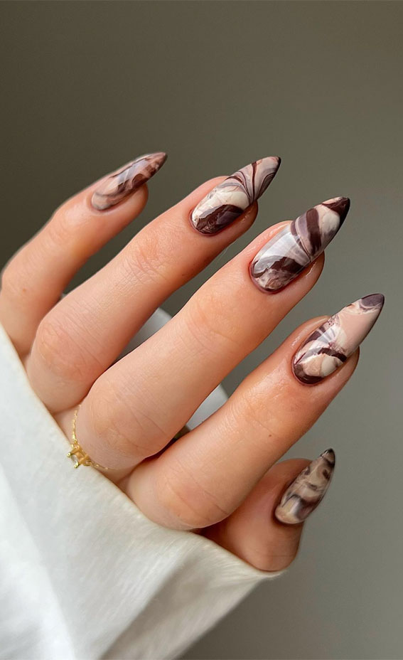 50+ Charming Fall Nail Art to Adorn Your Tips : Cream & Coffee Marble Nails