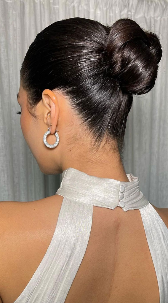 Chic Updos To Elevate Your Hair Game : Mid Sleek Bun