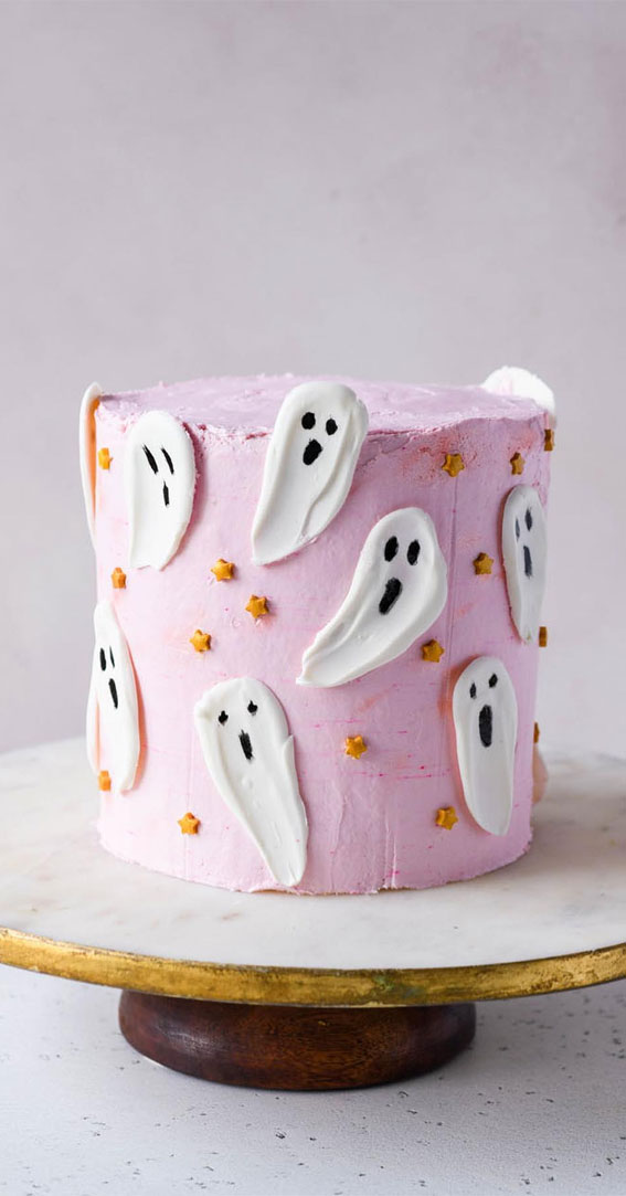 Halloween Cake Ideas for a Frighteningly Delicious Celebration : Vanilla Blackberry Buttercream Cake
